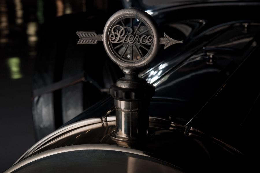 Pierce-Arrow Model 66 Touring 1917 года  (фото 5 из 11)
